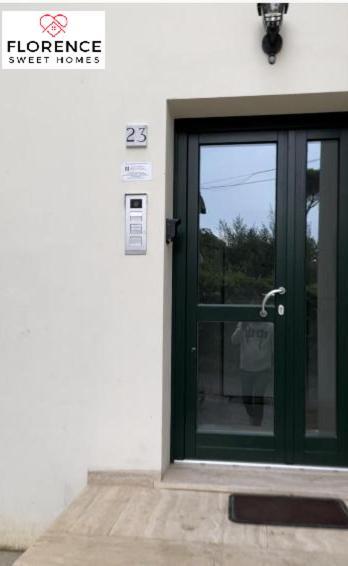 Lella Apartment With Free Parking By Florence Sweet Homes Екстер'єр фото